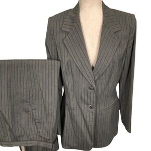 Kasper Pantsuit Womens 8 Gray Pinstripe 2pc Business Neutral Timeless Classic